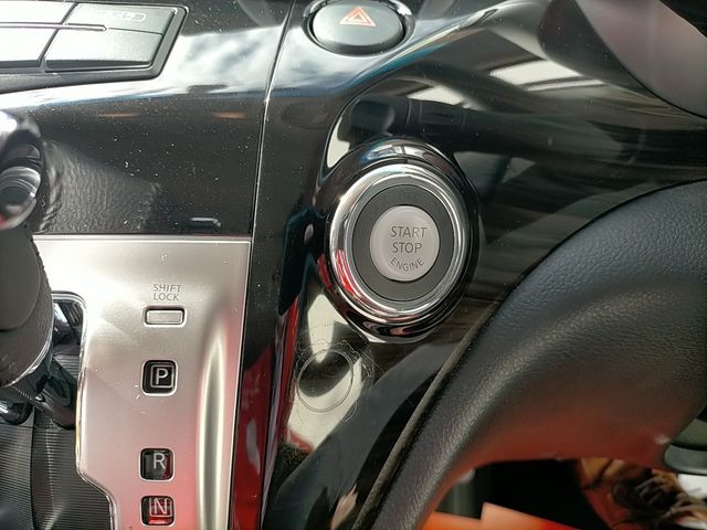 NISSAN ELGRAND 2014 Image 31