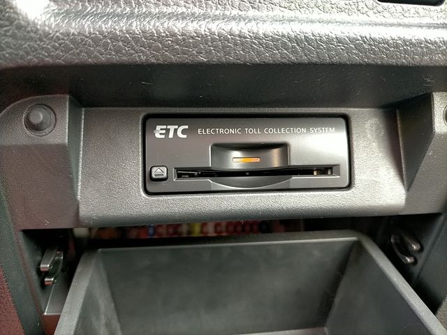 NISSAN ELGRAND 2014 Image 31