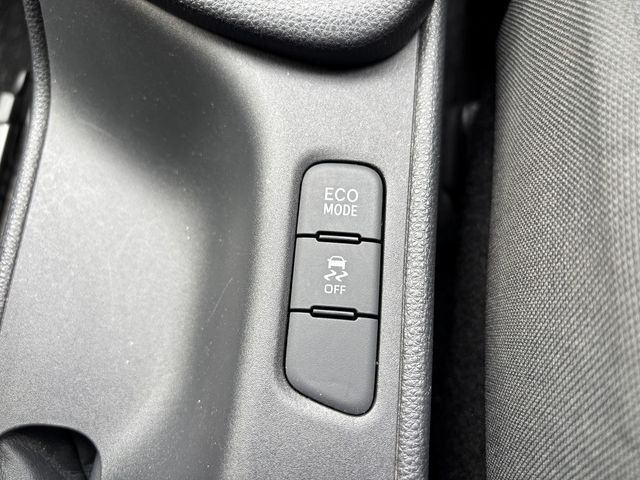 TOYOTA YARIS 2020 Image 31