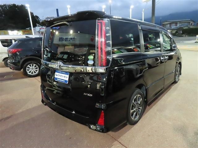 TOYOTA NOAH 2020 Image 31