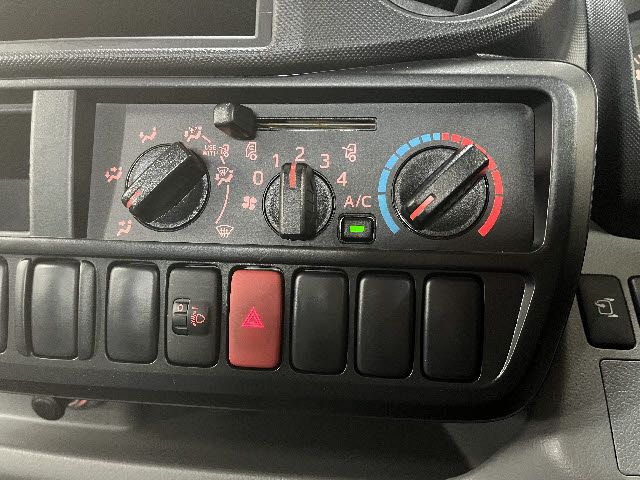 TOYOTA DYNA 2020 Image 31