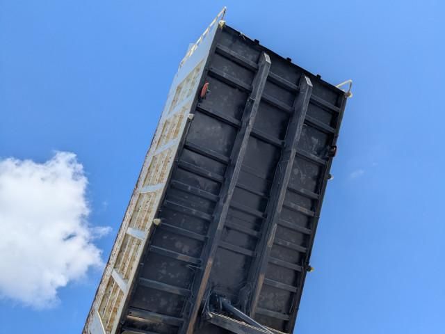 MITSUBISHI FUSOU SUPER GREAT 2015 Image 31