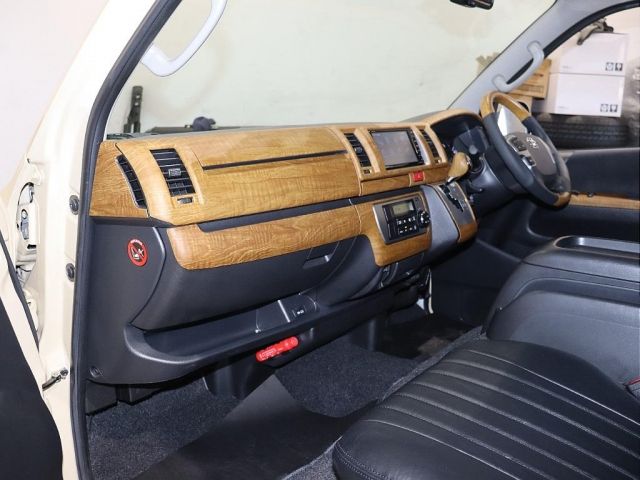 TOYOTA HIACE VAN 2WD 2017 Image 31