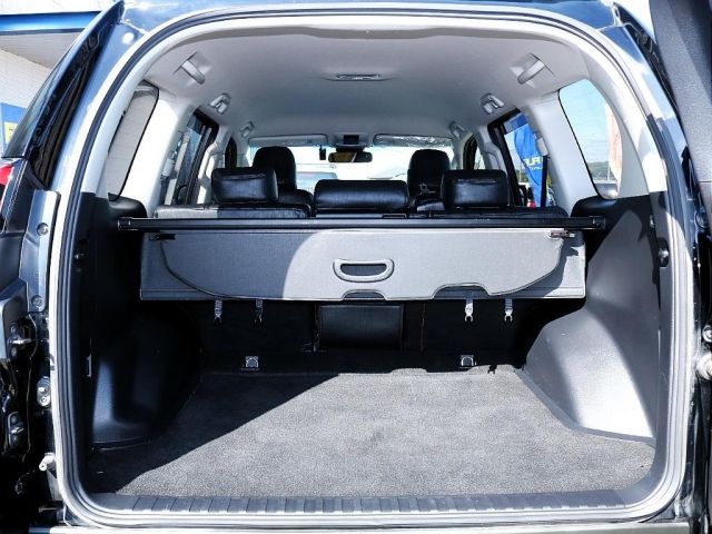 TOYOTA LANDCRUISER PRADO 2019 Image 31