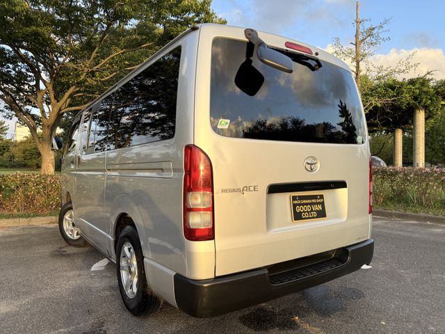 TOYOTA HIACE VAN 4WD 2012 Image 31