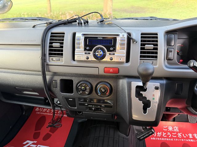 TOYOTA HIACE VAN 4WD 2012 Image 31