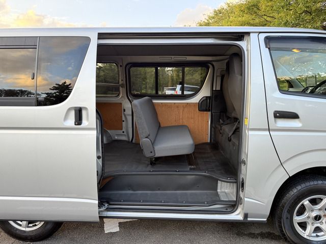 TOYOTA HIACE VAN 4WD 2012 Image 31