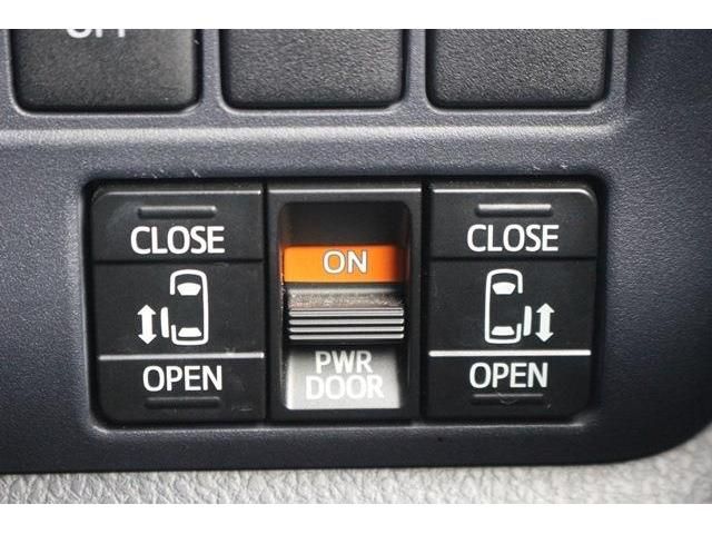 TOYOTA VOXY 2014 Image 31