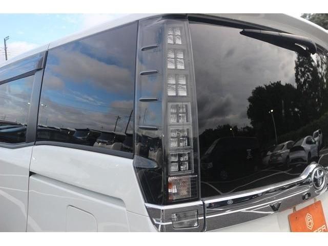 TOYOTA VOXY 2014 Image 31