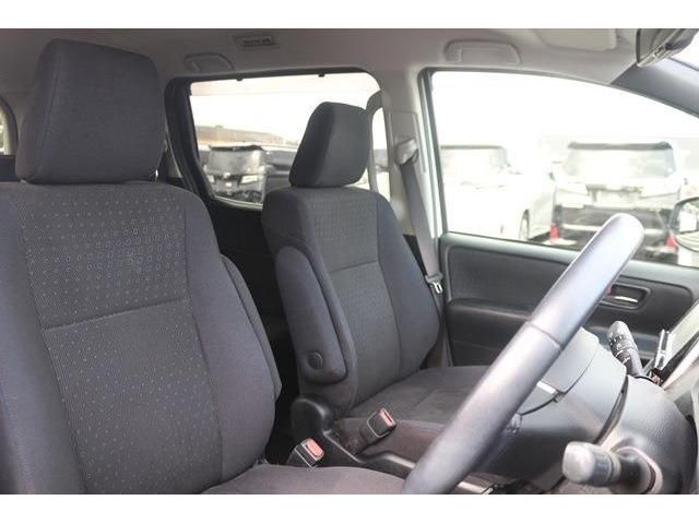 TOYOTA VOXY 2014 Image 31