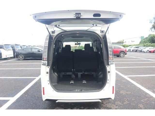 TOYOTA VOXY 2014 Image 31