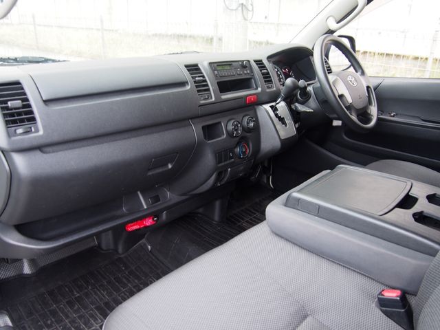 TOYOTA HIACE VAN 4WD 2019 Image 31