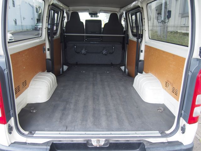 TOYOTA HIACE VAN 4WD 2019 Image 31