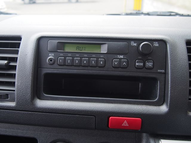 TOYOTA HIACE VAN 4WD 2019 Image 31