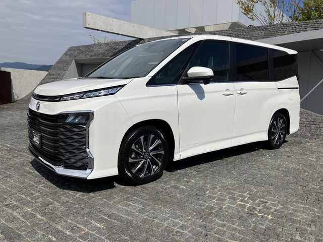 TOYOTA VOXY HYBRID 2023 Image 31