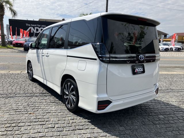 TOYOTA VOXY HYBRID 2023 Image 31