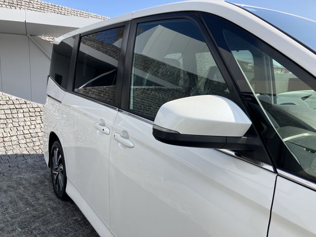 TOYOTA VOXY HYBRID 2023 Image 31