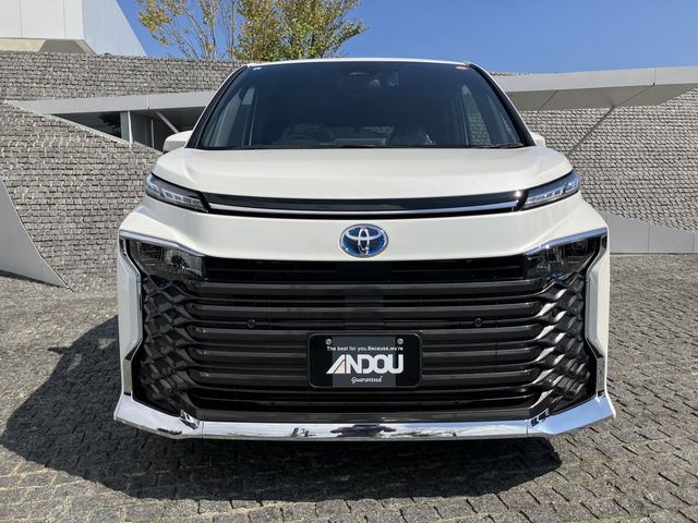 TOYOTA VOXY HYBRID 2023 Image 31