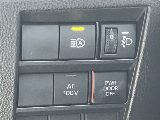 TOYOTA VOXY HYBRID 2023 Image 31