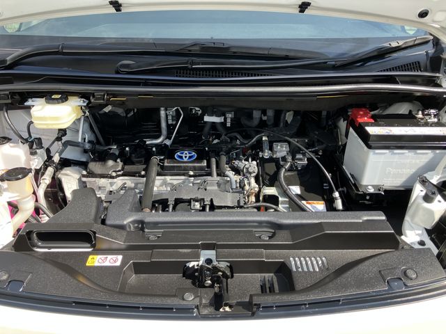 TOYOTA VOXY HYBRID 2023 Image 31