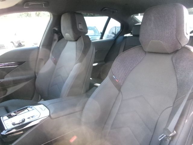 BMW 5SERIES SEDAN 2024 Image 31