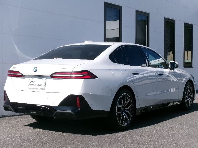 BMW 5SERIES SEDAN 2024 Image 31