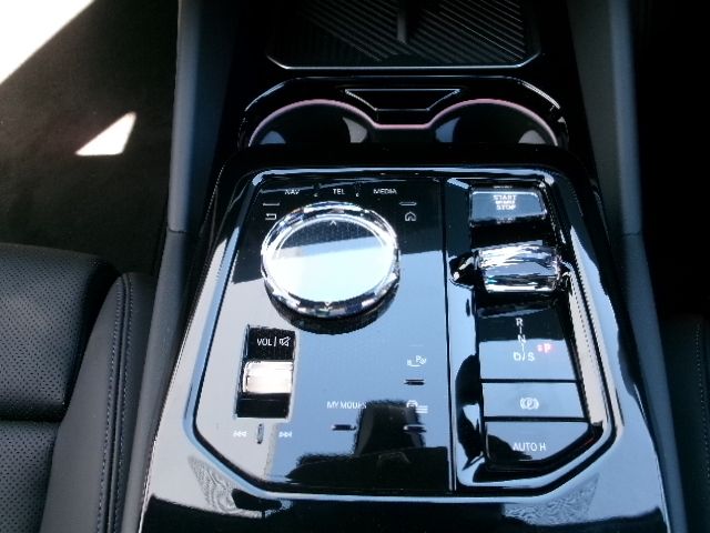 BMW 5SERIES SEDAN 2024 Image 31