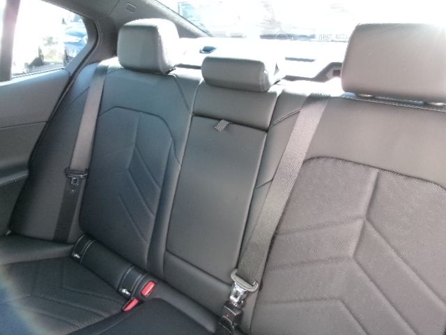 BMW 5SERIES SEDAN 2024 Image 31