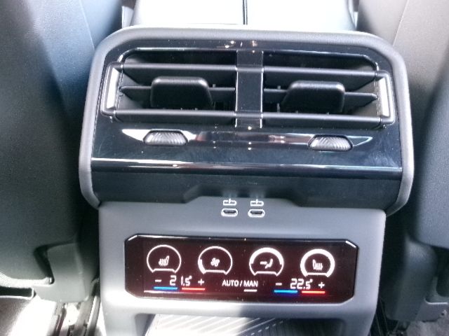 BMW 5SERIES SEDAN 2024 Image 31