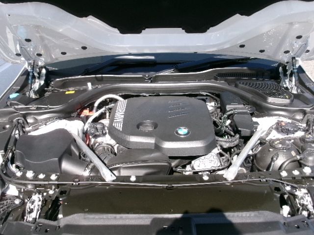 BMW 5SERIES SEDAN 2024 Image 31