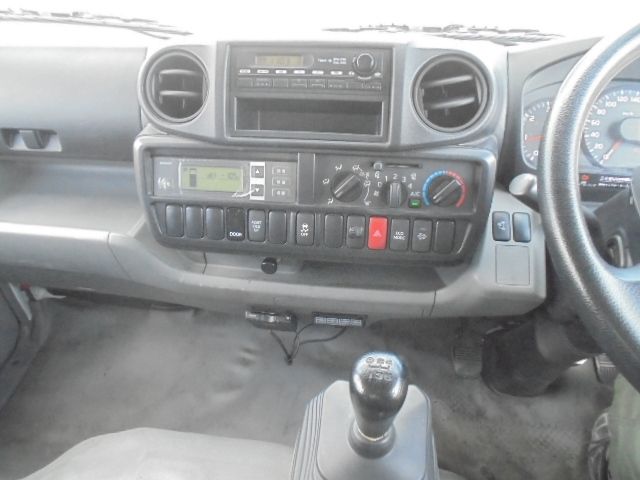 TOYOTA DYNA 2016 Image 31