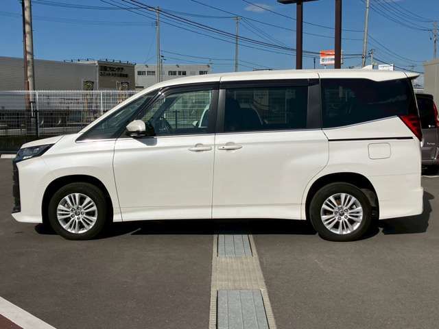TOYOTA NOAH HYBRID 4WD 2023 Image 31