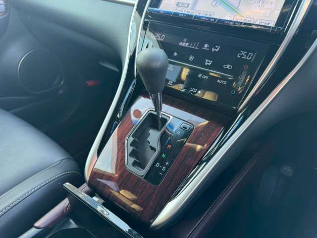 TOYOTA HARRIER HYBRID 2014 Image 31