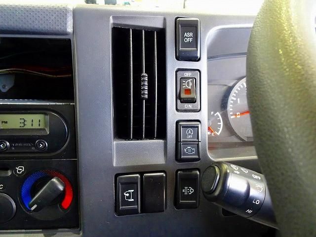 ISUZU ELF 2018 Image 31