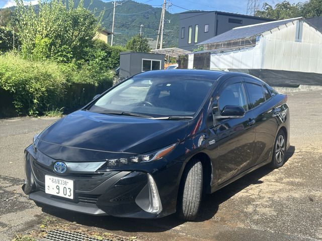 TOYOTA PRIUS PHV 2018 Image 31