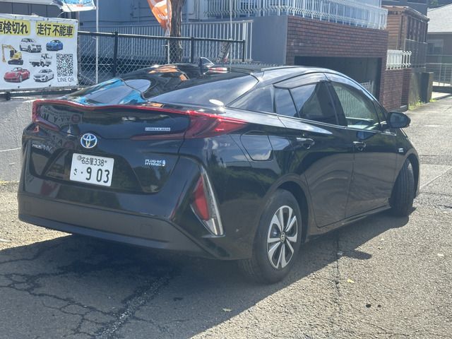 TOYOTA PRIUS PHV 2018 Image 31