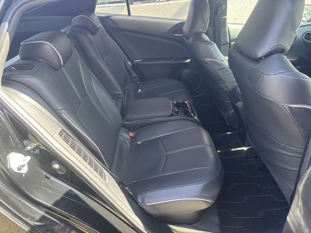 TOYOTA PRIUS PHV 2018 Image 31