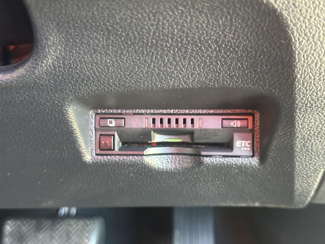 TOYOTA PRIUS PHV 2018 Image 31