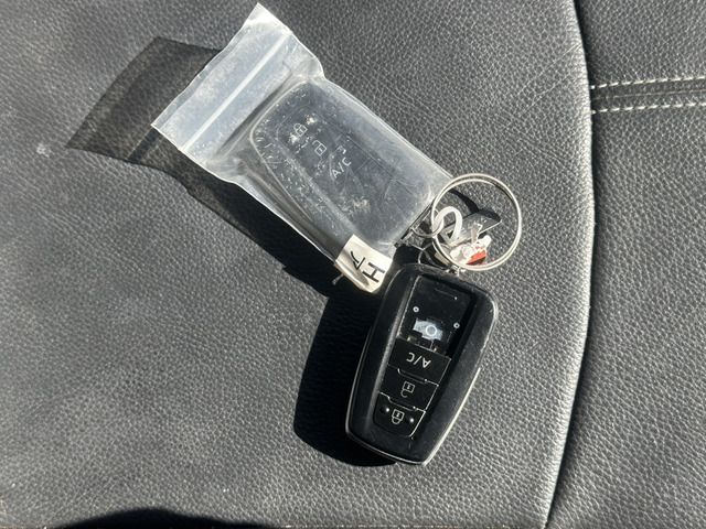 TOYOTA PRIUS PHV 2018 Image 31