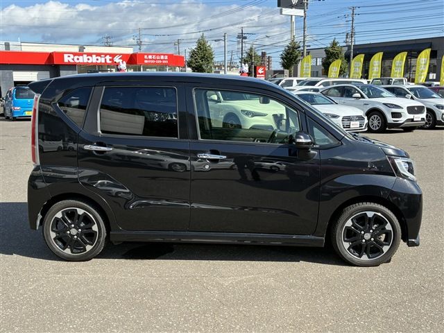 DAIHATSU MOVE CUSTOM 4WD 2017 Image 31