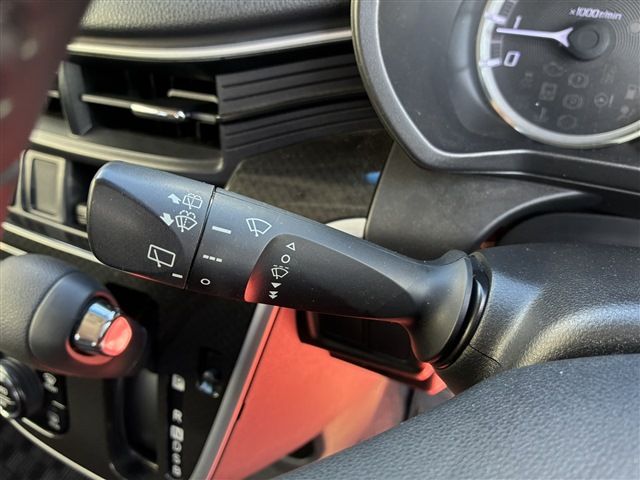 DAIHATSU MOVE CUSTOM 4WD 2017 Image 31