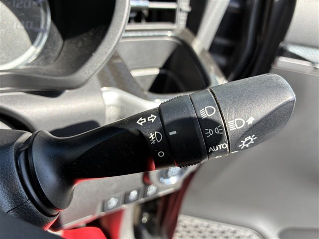 DAIHATSU MOVE CUSTOM 4WD 2017 Image 31