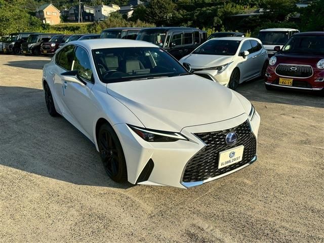 TOYOTA LEXUS IS300H 2022 Image 31