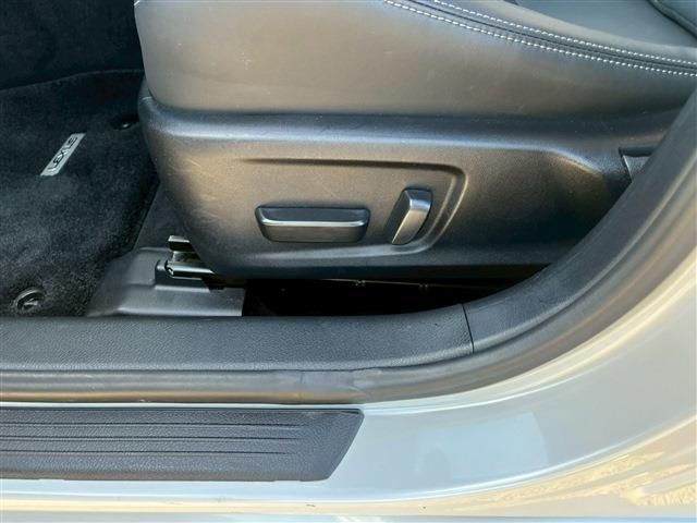 TOYOTA LEXUS IS300H 2022 Image 31