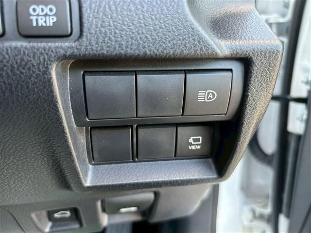 TOYOTA LEXUS IS300H 2022 Image 31