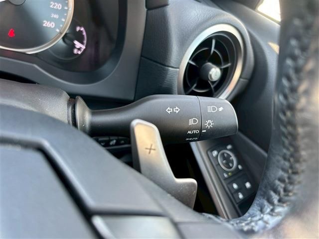 TOYOTA LEXUS IS300H 2022 Image 31