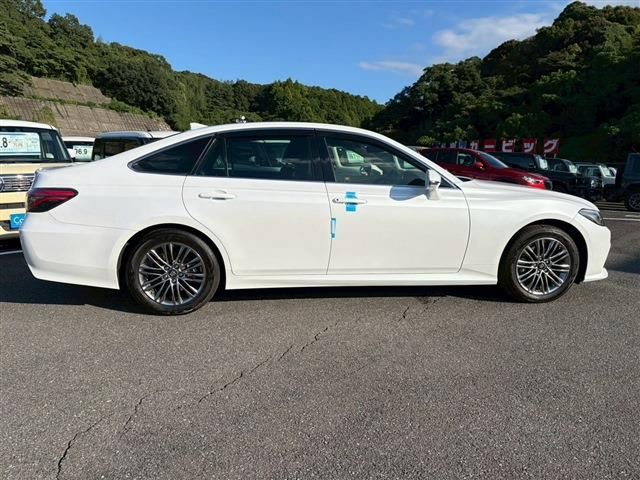 TOYOTA CROWN SEDAN HYBRID 2021 Image 31