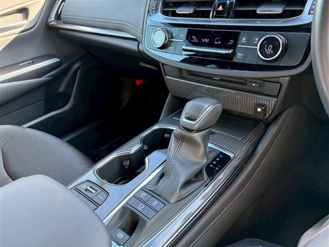 TOYOTA CROWN SEDAN HYBRID 2021 Image 31