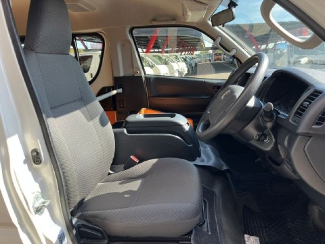 TOYOTA HIACE WAGON 2019 Image 31