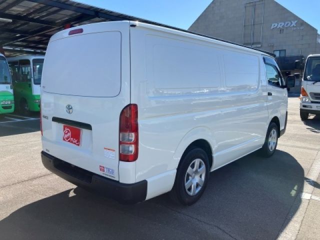 TOYOTA HIACE VAN 4WD 2024 Image 31